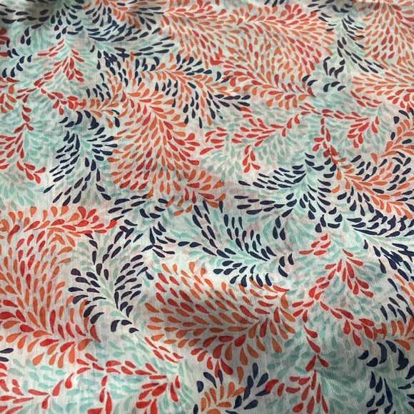 LAYERED SLEEVELESS  PRINTED BLOUSE TUNIC - Picture 10 of 12